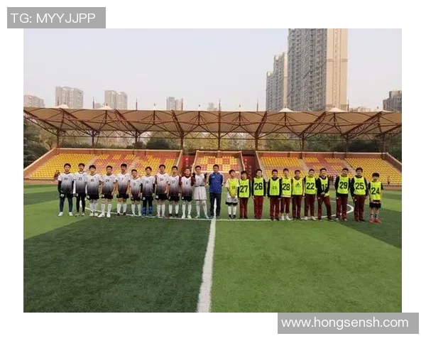 盐化中学足球队奋勇拼搏展现青春风采助力校园文化建设与体育精神传承 盐化中学足球队奋勇拼搏展现青春风采助力校园文化建设与体育精神传承